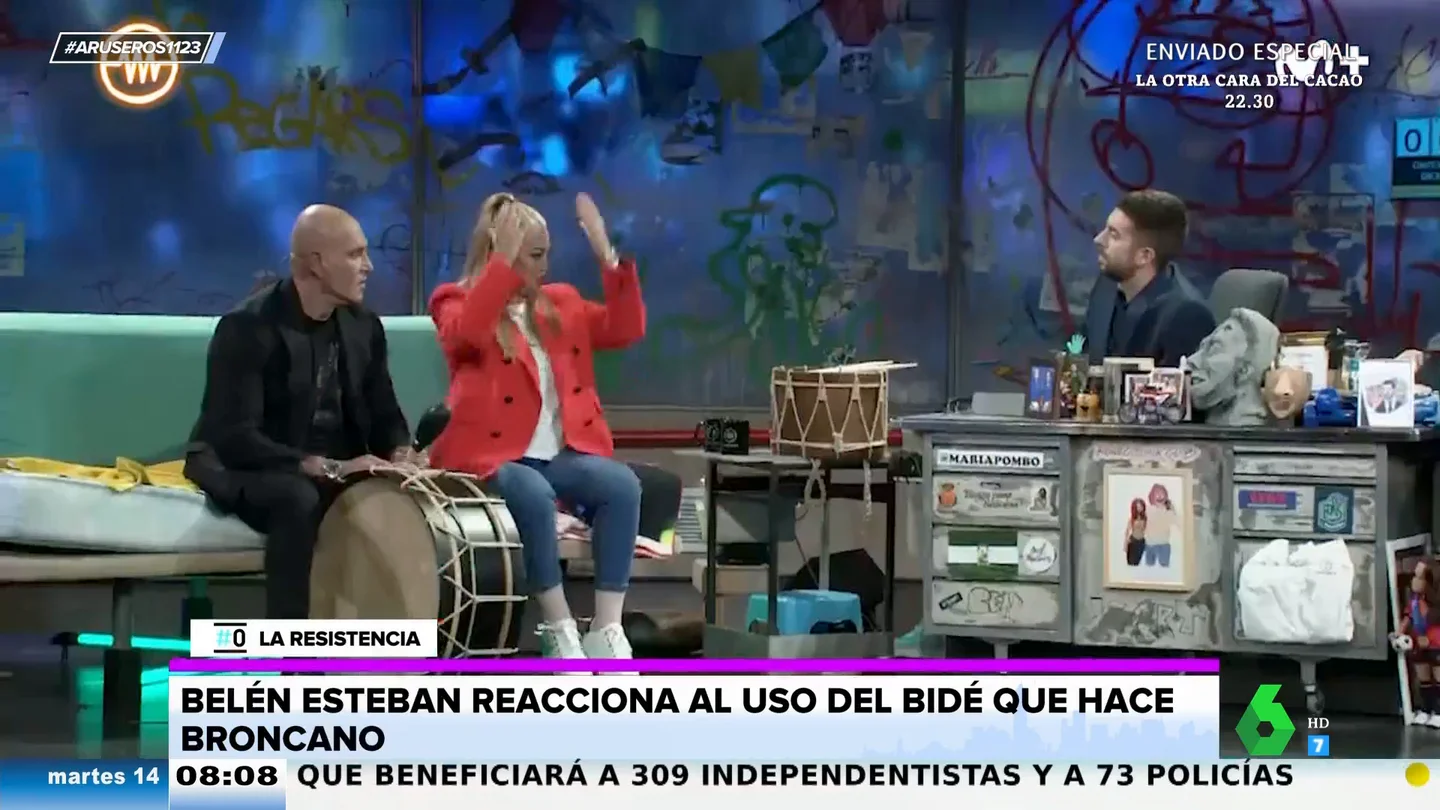 El divertido pique entre Belén Esteban y David Broncano a cuenta del bidé: "Para lavarme el chumino me ducho y me lavo toda" El divertido pique entre Belén Esteban y David Broncano a cuenta del bidé: "Para lavarme el chumino me ducho y me lavo toda"