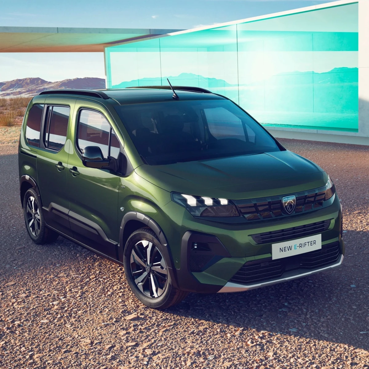 Peugeot e-Rifter 2024: más tecnología, mayor autonomía y misma amplitud