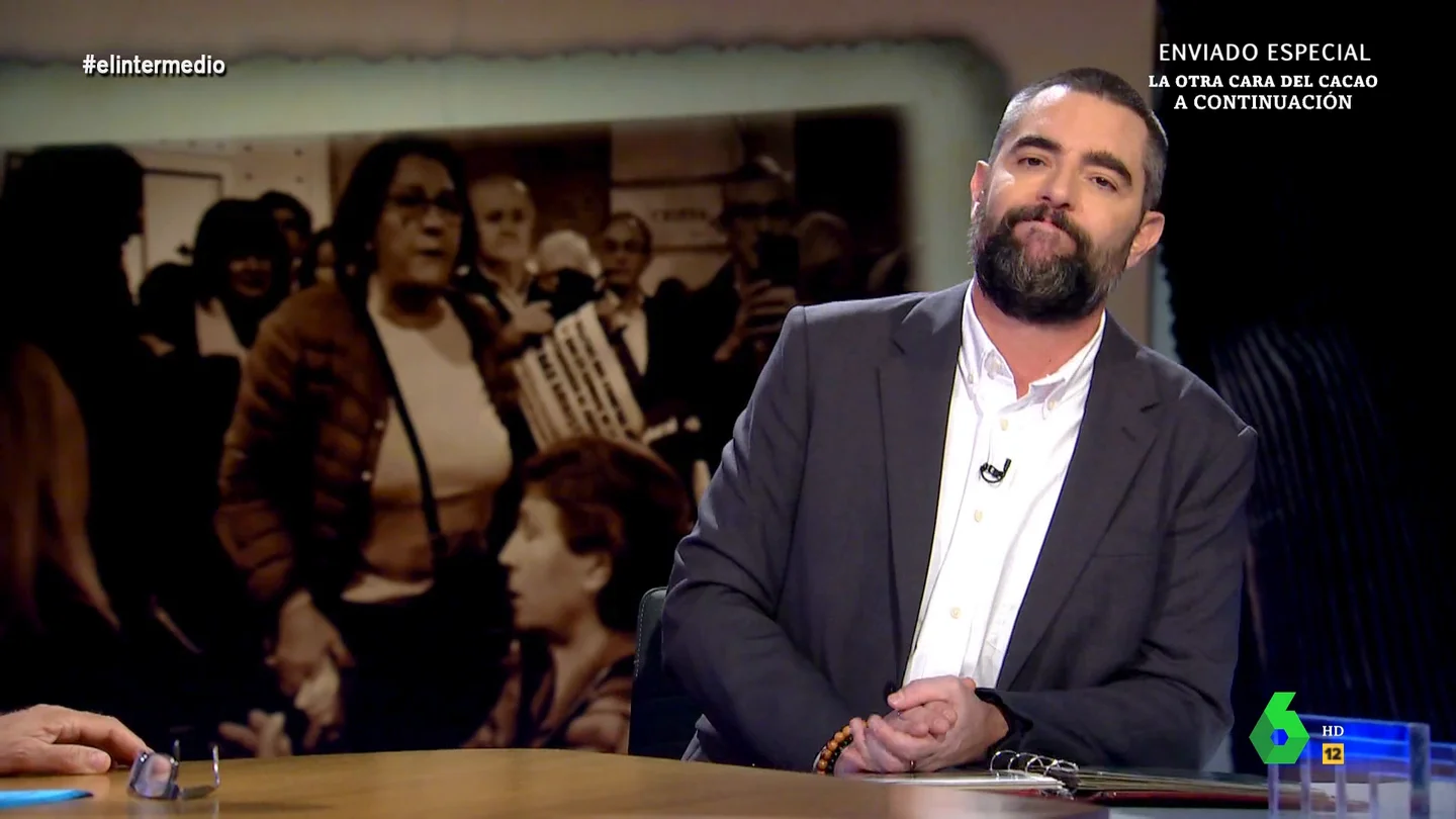 Dani Mateo presenta a las 'adorables' "señoras radicales y violentas": "No sé si son de la tercera edad o del Tercer Reich" Dani Mateo presenta a las 'adorables' "señoras radicales y violentas": "No sé si son de la tercera edad o del Tercer Reich"
