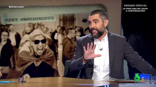 Dani Mateo alucina con la señora que grita en la manifestación de Barcelona Dani Mateo analiza una nueva hornada de 'demócratas vintage' entre ellos la señora que se ha vuelto viral en las últimas horas por su grito durante una manifestación contra la amnistía en Barcelona. La reacción de Wyoming y Dani Mateo, en este vídeo.