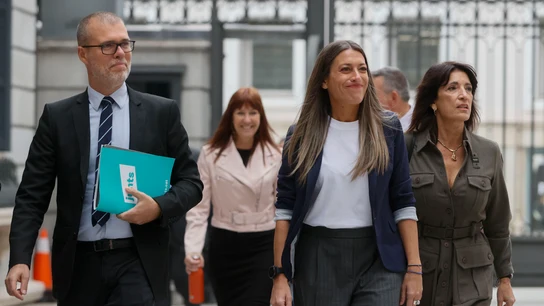 Miriam Nogueras encabeza el grupo de diputados de Junts a su llegada al Congreso Miriam Nogueras encabeza el grupo de diputados de Junts a su llegada al Congreso