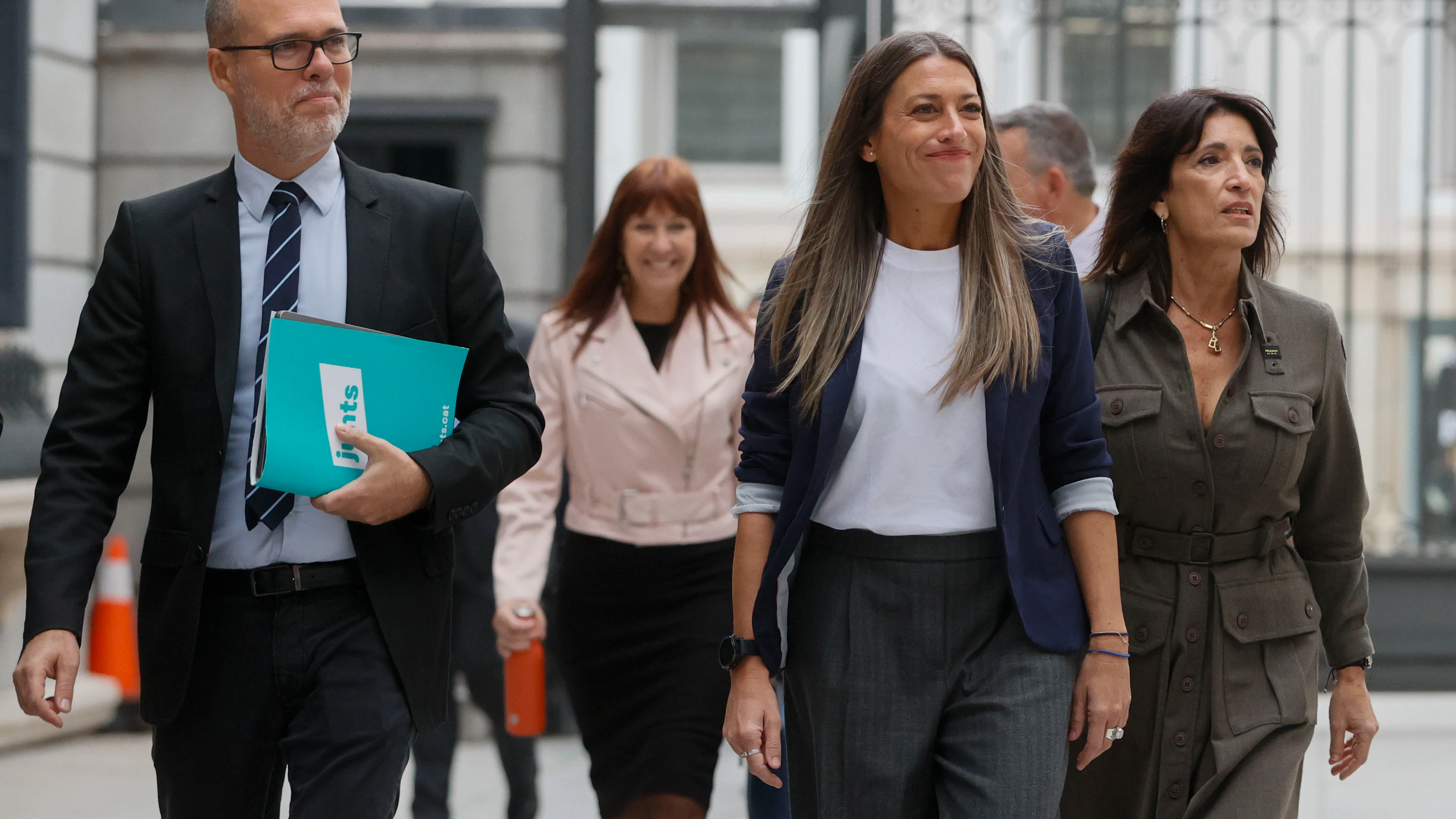 Miriam Nogueras encabeza el grupo de diputados de Junts a su llegada al Congreso