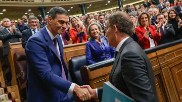 Feijóo ha felicitado a Pedro Sánchez tras conseguir la investidura este jueves en el Congreso de los Diputados.
