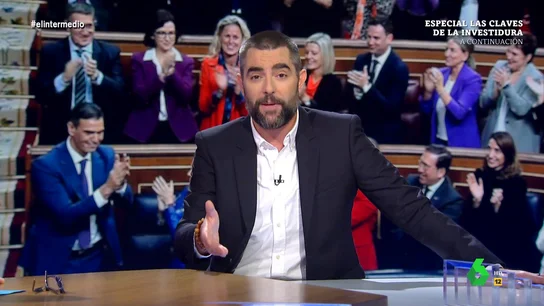 Dani Mateo define a Sánchez como 'el nuevo Elvis': "Los manifestantes de Ferraz le piden que baile el rock de la cárcel" Dani Mateo define a Sánchez como 'el nuevo Elvis': "Los manifestantes de Ferraz le piden que baile el rock de la cárcel"
