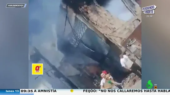 Se mete en su casa en llamas para rescatar a su perro Se mete en su casa en llamas para rescatar a su perro