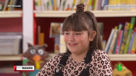 Una niña confiesa a Thais Villas cuál es su mayor miedo: Cuando le doy las notas a mi madre "Se las doy cuando ya estamos en casa, me voy corriendo a la cama y me tapo con la sábana", admite la pequeña Naiara a Thais Villas en este vídeo donde la reportera de El Intermedio conversa con niños y niñas sobre sus peores miedos.