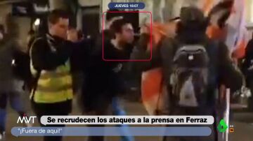 Escupen y acosan a la periodista de laSexta Sara Rincón en la manifestación contra la amnistía en Ferraz