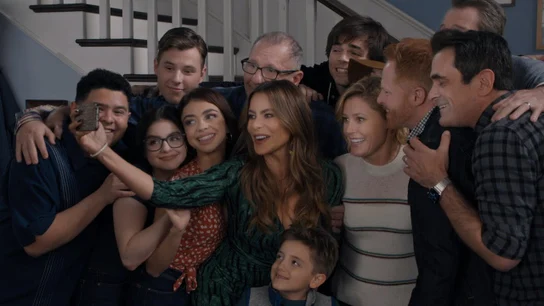 El reparto al completo de 'Modern Family' en una de las escenas del final de la serie. El reparto al completo de 'Modern Family' en una de las escenas del final de la serie.