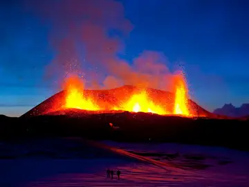 Imagen de archivo (25/03/2010) del volcán Eyjafjallajockull al sur de Islandia.