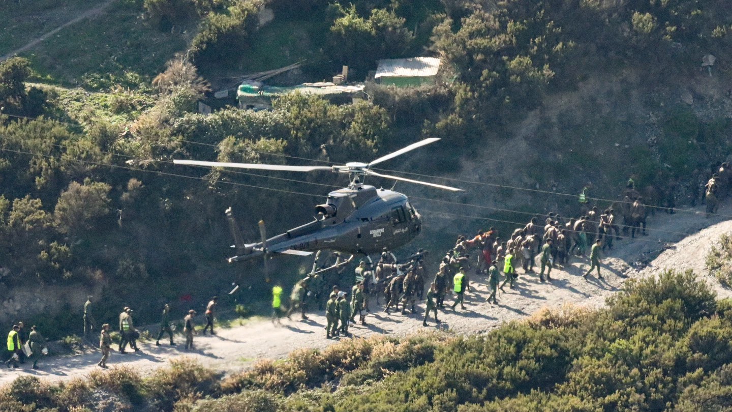 Marruecos dispersa a más 700 inmigrantes del entorno de la frontera con Ceuta Marruecos dispersa a más 700 inmigrantes del entorno de la frontera con Ceuta