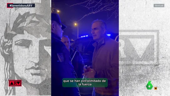 Ortega Smith acusa a la Policía de cometer "abusos de autoridad" en Ferraz y advierte: "Vamos a estar muy pendientes" Ortega Smith acusa a la Policía de cometer "abusos de autoridad" en Ferraz y advierte: "Vamos a estar muy pendientes"