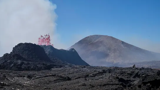 Imagen de archivo de la erupción de un volcán en Islandia. Imagen de archivo de la erupción de un volcán en Islandia.