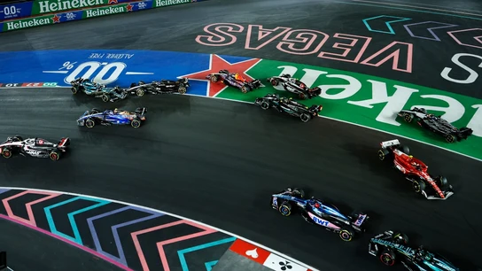 Alonso y Sainz, tras sufrir un trompo en Las vegas Alonso y Sainz, tras sufrir un trompo en Las vegas