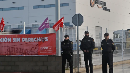 Imagen de archivo la huelga de dos días por los trabajadores de Amazon el año 2018 Imagen de archivo la huelga de dos días por los trabajadores de Amazon el año 2018