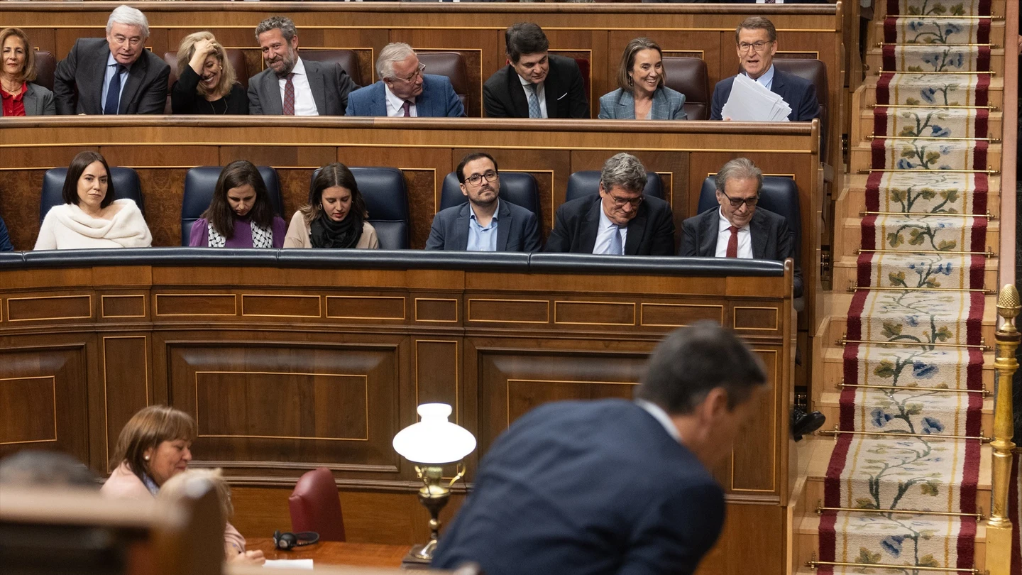 El presidente del Gobierno y algunos de los ministros durante la investidura de Pedro Sánchez. El presidente del Gobierno y algunos de los ministros durante la investidura de Pedro Sánchez.