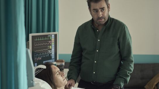 Arturo (Jorge Bosch) se beneficiará temporalmente de la pérdida de memoria de Yolanda (Eva Santolaria) en 'Todos mienten' T2.
