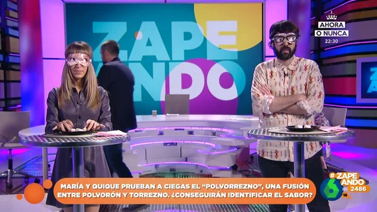 María Gómez y Quique Peinado intentan descubrir un nuevo y exótico dulce navideño María Gómez y Quique Peinado intentan descubrir un nuevo y exótico dulce navideño