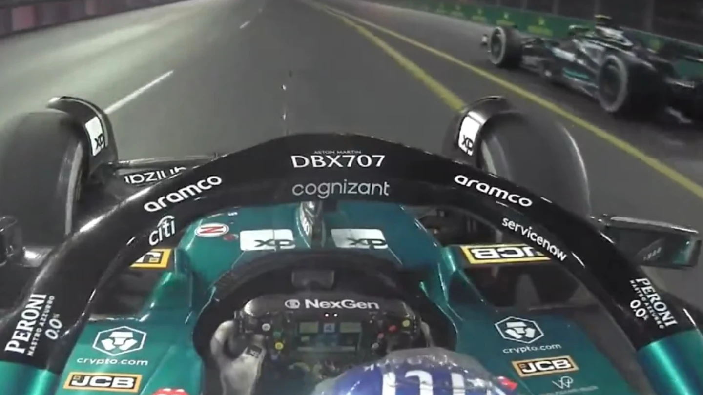 Hamilton rebasando a Fernando Alonso Hamilton rebasando a Fernando Alonso