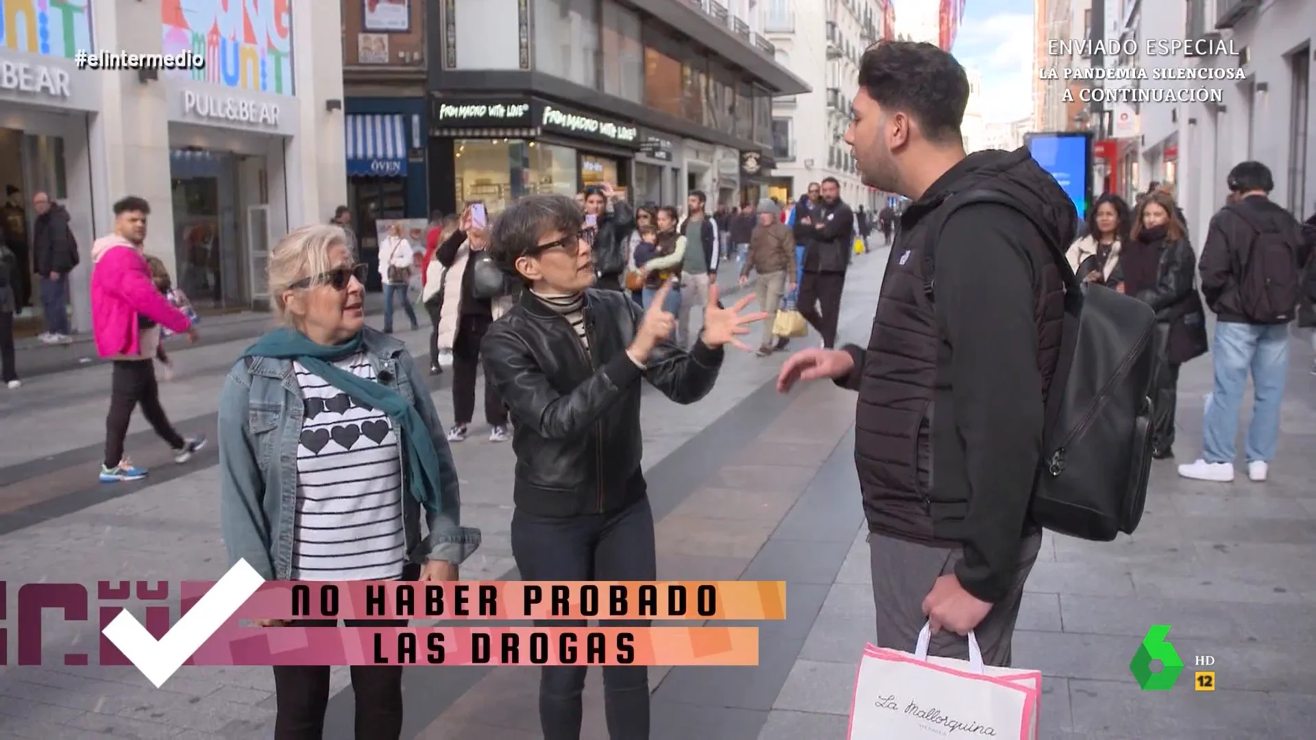 La respuesta de un chico que hace ganar a una señora el premio de 'Estirando el cliché': "Soy la oveja negra de mi familia"