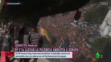 El PP saca pecho de las protestas contra la amnistía y 'decora' Génova con fotos de gran tamaño