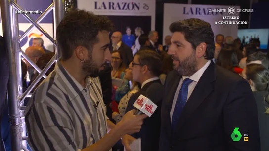 La 'exclusiva' de López Miras a Isma Juárez La 'exclusiva' de López Miras a Isma Juárez