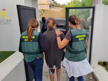 Detenido en Algeciras un matrimonio ucraniano que explotaba a mujeres de su país