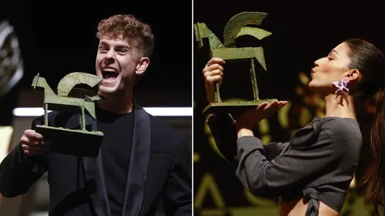 Patrick Criado y Úrsula Corberó posan con sus respectivos premios Ondas. Patrick Criado y Úrsula Corberó posan con sus respectivos premios Ondas.