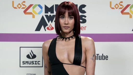 Aitana se pronuncia sobre su imagen manipulada sin flequillo: "Me hicieron bullying en el colegio por eso" Aitana se pronuncia sobre su imagen manipulada sin flequillo: "Me hicieron bullying en el colegio por eso"