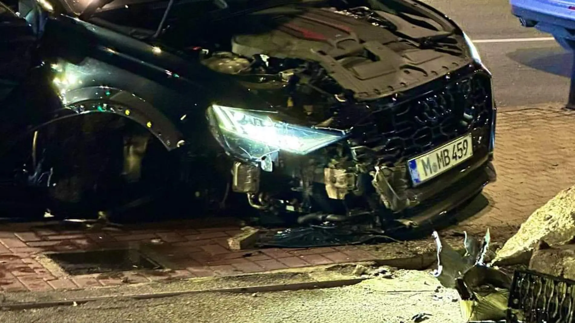 Así quedó el coche de Balotelli tras el accidente