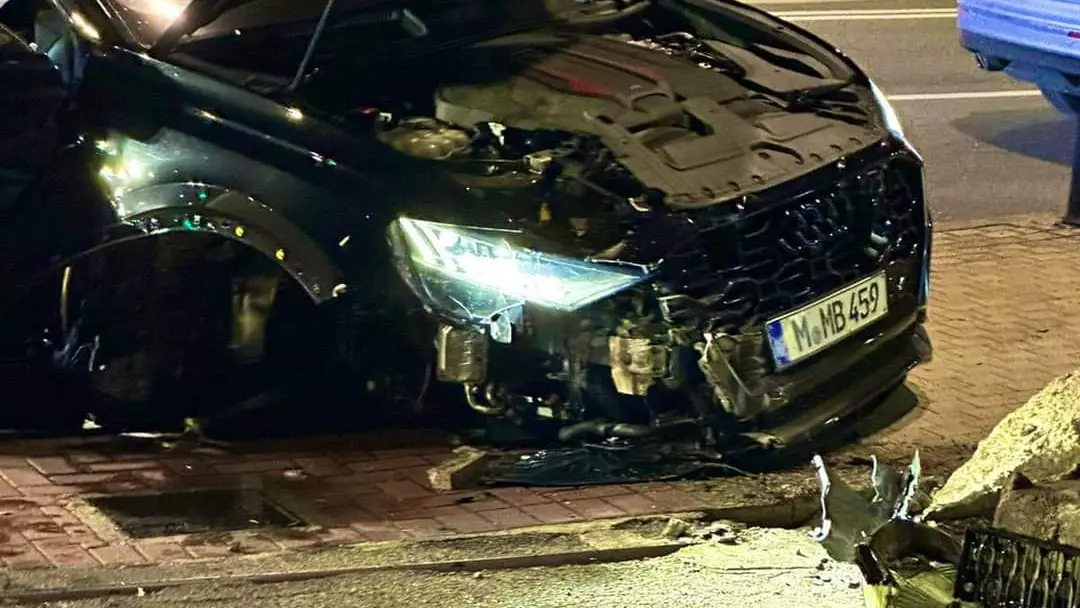 Así quedó el coche de Balotelli tras el accidente