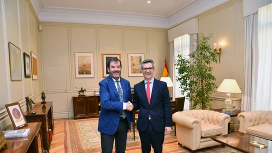 Fotografía del encuentro institucional del presidente del CGPJ y el ministro de la Presidencia, Justicia y Relaciones con las Cortes. Fotografía del encuentro institucional del presidente del CGPJ y el ministro de la Presidencia, Justicia y Relaciones con las Cortes.