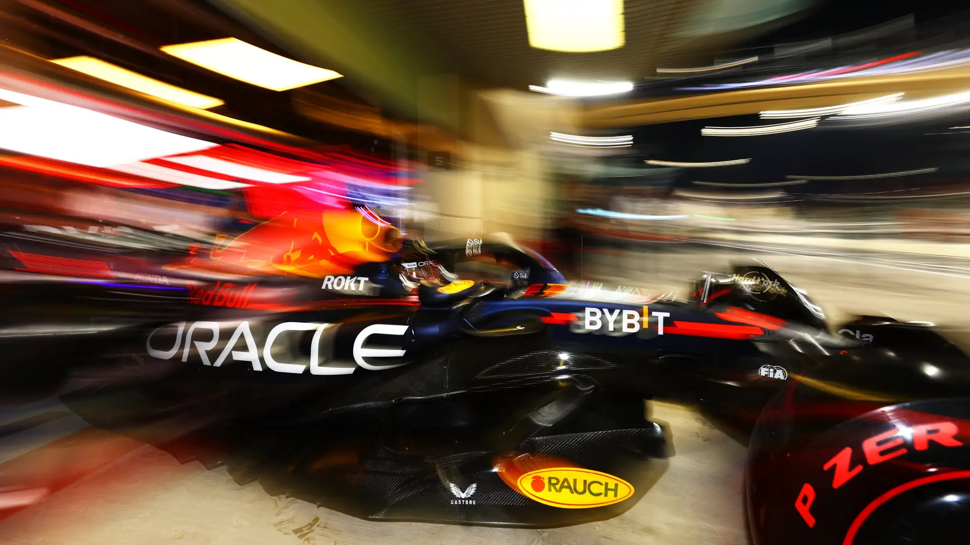 Max Verstappen cierra la última clasificación del año en pole position 