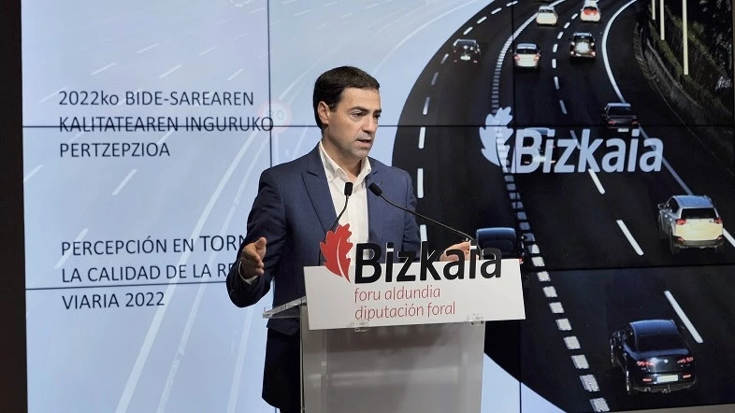 El diputado de Infraestructuras y Desarrollo Territorial de Bizkaia, Imanol Pradales, en rueda de prensa. El diputado de Infraestructuras y Desarrollo Territorial de Bizkaia, Imanol Pradales, en rueda de prensa.