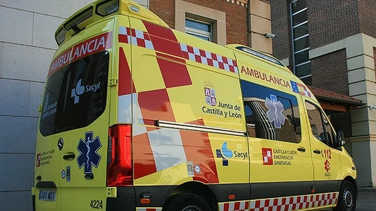 Una mujer da a luz en la calle en Palencia con ayuda de viandantes y Policía Local Una mujer da a luz en la calle en Palencia con ayuda de viandantes y Policía Local
