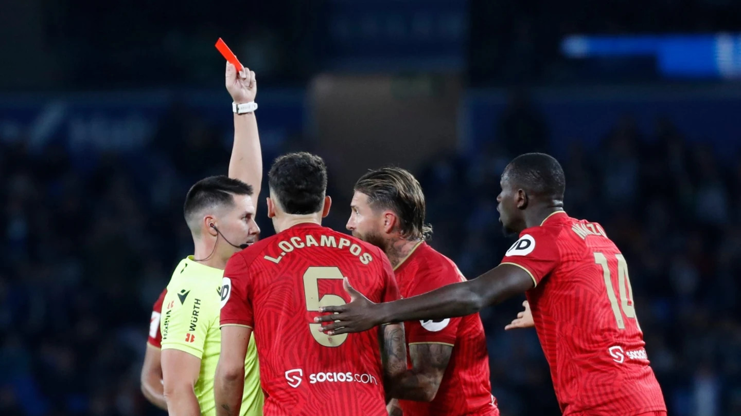 Sergio Ramos, expulsado en un partido con el Sevilla Sergio Ramos, expulsado en un partido con el Sevilla