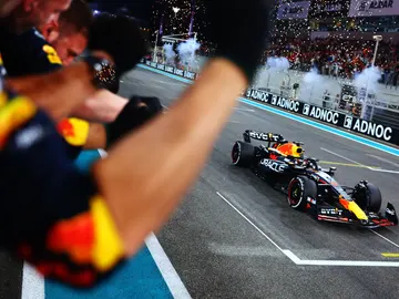 Max Verstappen se despide ganando en Abu Dhabi para extender su dominio Max Verstappen se despide ganando en Abu Dhabi para extender su dominio