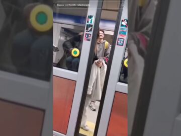 La cuenta viral de TikTok que muestra a la gente perdiendo el Metro de Madrid en su cara: "Menos mal que no soy yo"