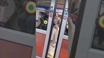 La cuenta viral de TikTok que muestra a la gente perdiendo el Metro de Madrid en su cara: "Menos mal que no soy yo"