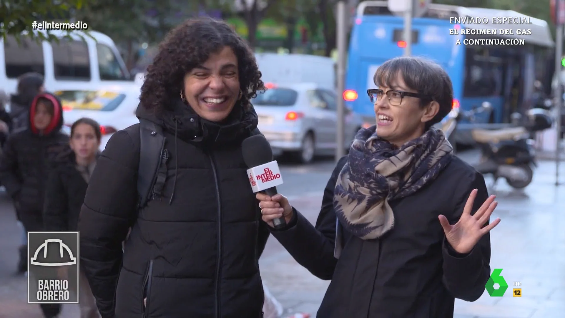 En una nueva entrega de 'Barrio rico, barrio obrero', Thais Villas pregunta sobre los ahorros. ¿En qué se los gastan? ¿Cuál fue su mejor inversión? ¿Y la peor? Las curiosas respuestas de los entrevistados, en este vídeo de El Intermedio.