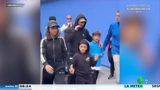 Messi desata la locura en Disney con Antonela y sus hijos: así es el divertido momento en el que conduce un cochecito Messi desata la locura en Disney con Antonela y sus hijos: así es el divertido momento en el que conduce un cochecito