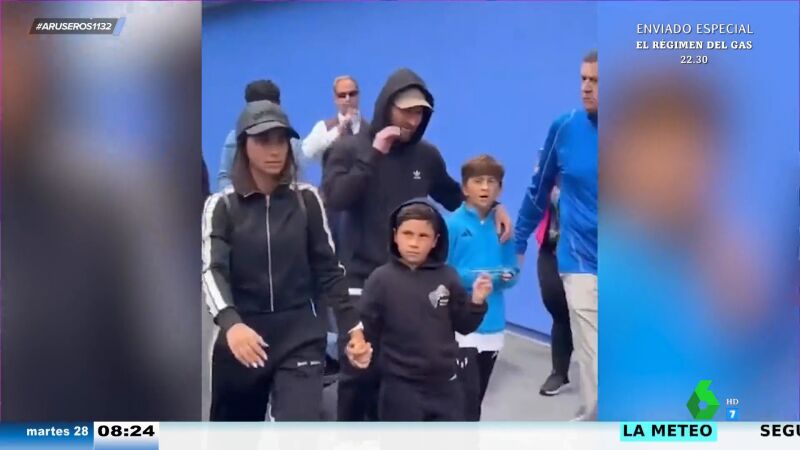 Messi desata la locura en Disney con Antonela y sus hijos: así es el divertido momento en el que conduce un cochecito