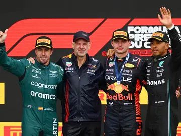 Fernando Alonso, Adrian Newey, Max Verstappen y Lewis Hamilton