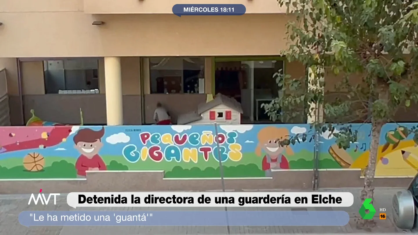 "Le ha metido una guantada": así grabó una vecina el maltrato de una cuidadora a dos bebés en una guardería de Elche "Le ha metido una guantada": así grabó una vecina el maltrato de una cuidadora a dos bebés en una guardería de Elche