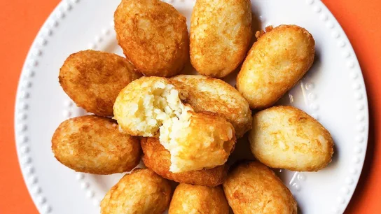Croquetas Las croquetas de paella con chorizo de un supermercado inglés incendian las redes: "Esto es ofender a media España"