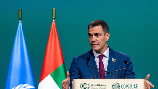 Sánchez insta en la COP28 a trabajar en una nueva fiscalidad internacional: "Quien contamina, paga" Sánchez insta en la COP28 a trabajar en una nueva fiscalidad internacional: "Quien contamina, paga"