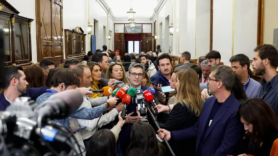 El ministro de la Presidencia, Justicia y Relaciones con las Cortes, Félix Bolaños, rodeado de periodistas en el Congreso El ministro de la Presidencia, Justicia y Relaciones con las Cortes, Félix Bolaños, rodeado de periodistas en el Congreso