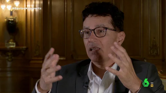 Carlos Koplowitz recuerda el "enfado" de sus hermanas al reclamar su apellido: "Me dijeron: 'Con nosotras no cuentes más'" Carlos Koplowitz recuerda el "enfado" de sus hermanas al reclamar su apellido: "Me dijeron: 'Con nosotras no cuentes más'"