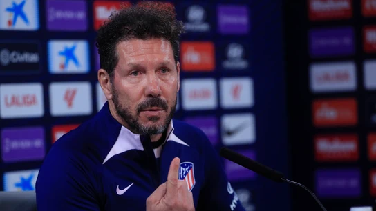 SImeone, en rueda de prensa SImeone, en rueda de prensa
