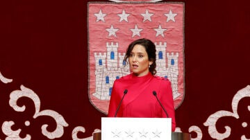 La presidenta de la Comunidad de Madrid, Isabel Diaz Ayuso interviene en el acto de homenaje a la Constitución Española