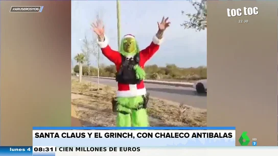 La tensa cabalgata de Navidad en la que Papá Noel y el Grinch tienen que llevar chalecos antibalas La tensa cabalgata de Navidad en la que Papá Noel y el Grinch tienen que llevar chalecos antibalas